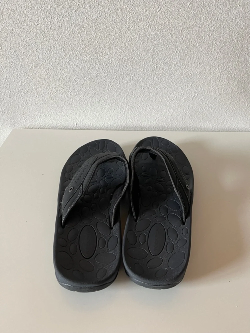 Rockport Black Men's Thong Sandals - Casual Flip Flops Size 11 - Picture 3 of 4